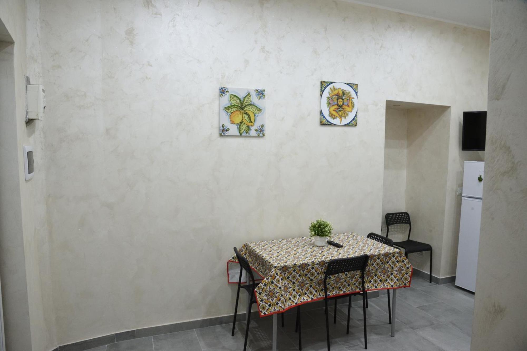 Apartmán Family House Katánie Exteriér fotografie